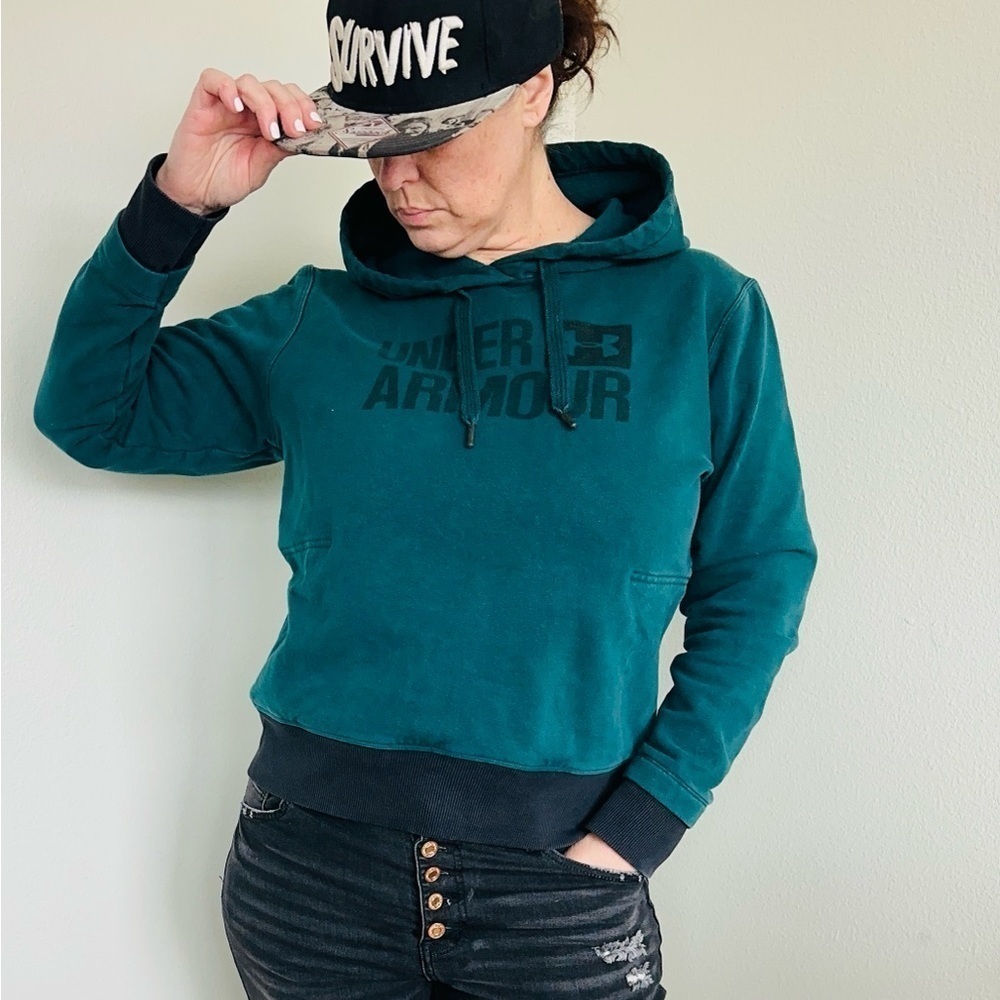 Pre-loved Under Armour hoodie